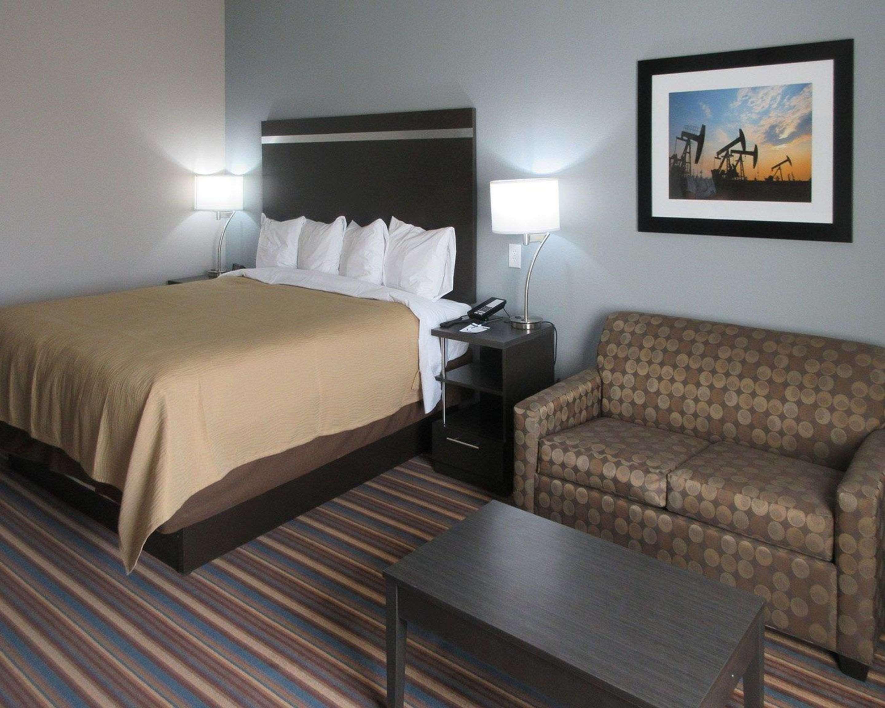 Mainstay Suites Одесса Экстерьер фото